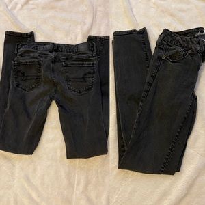 Women’s American Eagle black super stretch skinny jeans